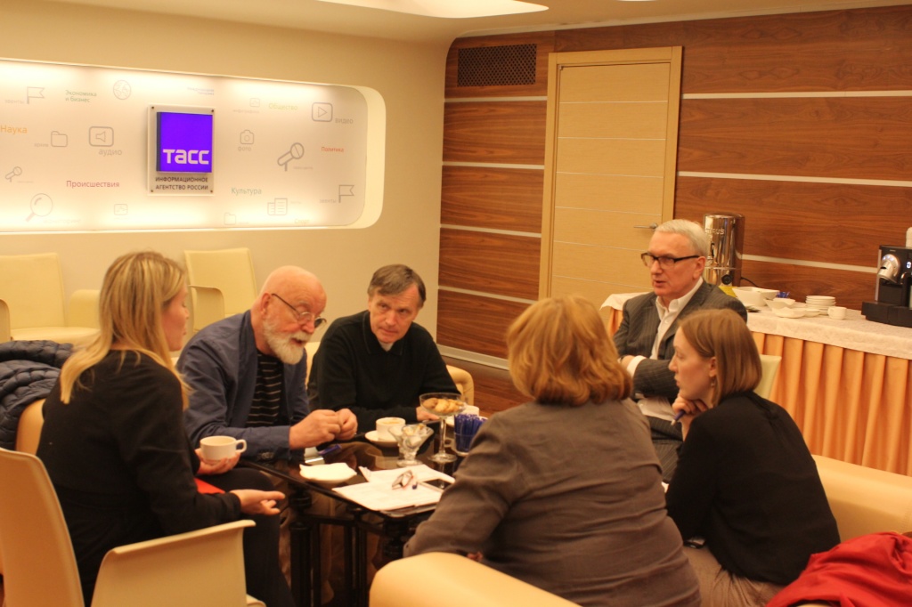 питчинг лаборатории PROкино Киностудии им. М. Горького, обсуждение проектов