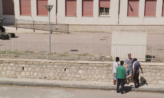 кадр из фильма STRANGER IN PARADISE