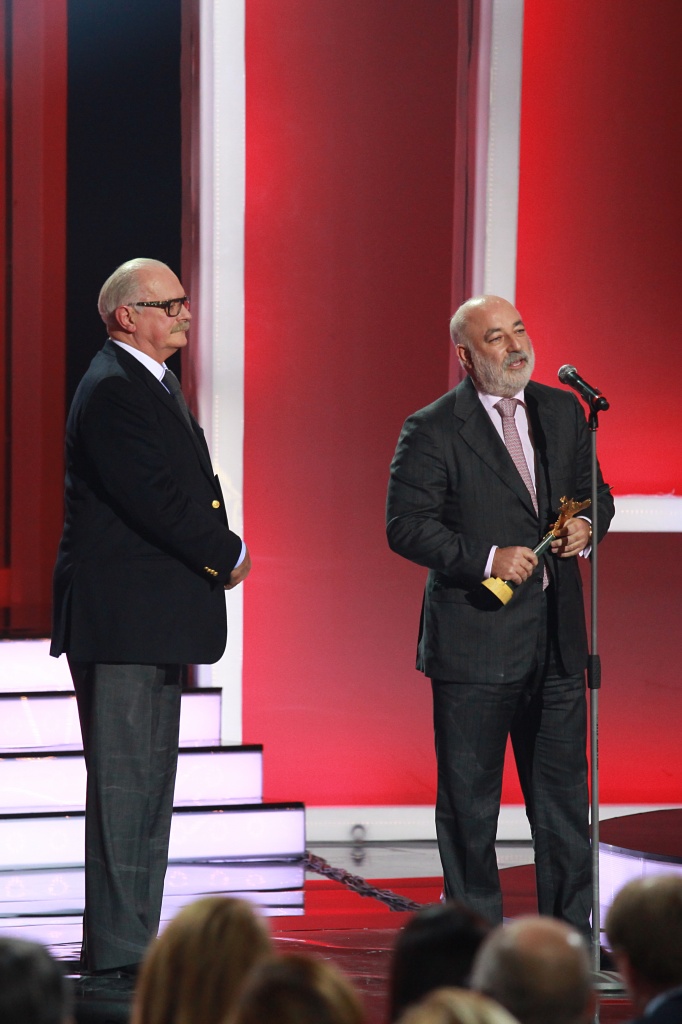 XI Торжественная церемония вручения премий «Золотой Орел», Никита Михалков и Виктор Вексельберг