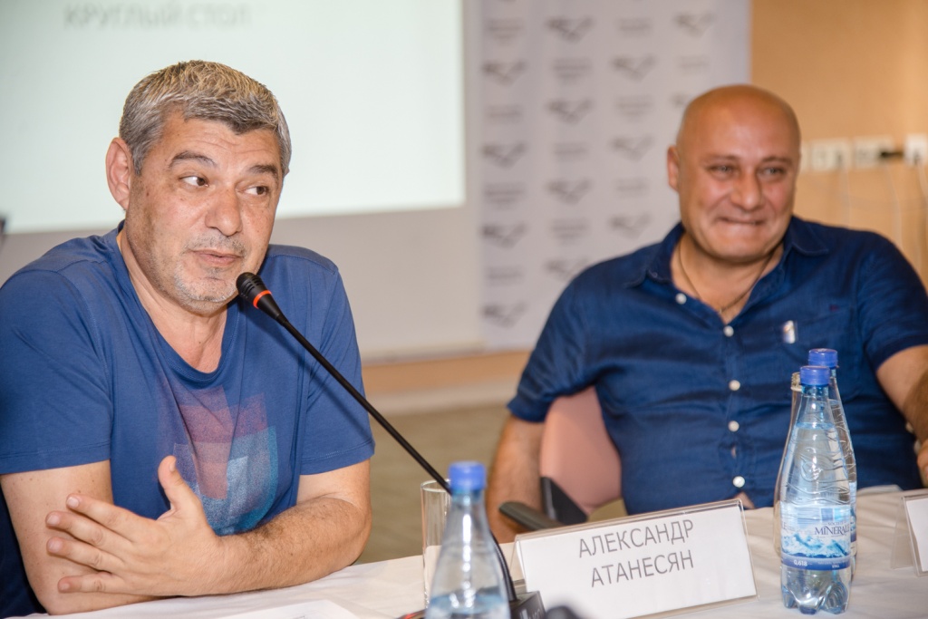 22 кинофестиваль "Окно в Европу", круглый стол "Копродукция: Пути выхода на мировые рынки", Александр Атанесян и Геворг Нерсисян 22 кинофестиваль "Окно в Европу", круглый стол "Копродукция: Пути выхода на мировые рынки", Александр Атанесян и Геворг Нерсисян