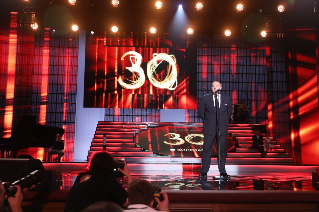 Церемония открытия 30 фестиваля Кинотавр, президент Александр Роднянский