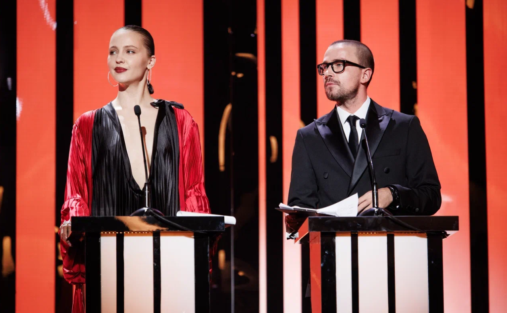  Юлия Хлынина и Александр Петров