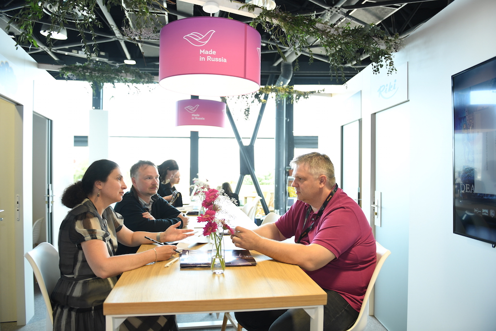 Объединенный российский стенд Made in Russia, Нина Ромодановская, Матвей Ромодановский, Вадим Сотсков