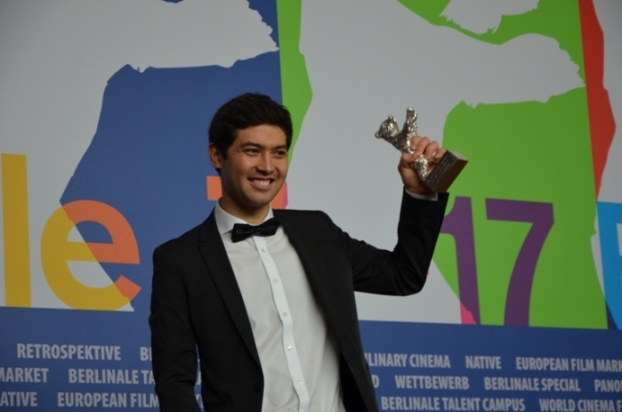 Обладатель "Серебряного медведя" за выдающееся художественное достижение оператор Азиз Джамбакиев