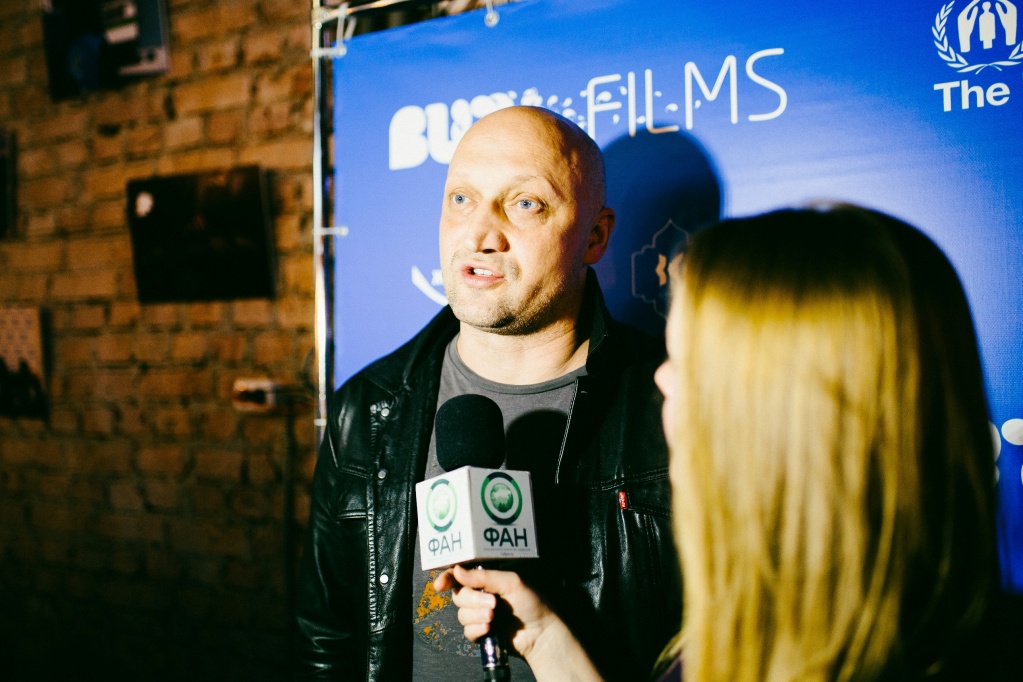 Премьера фильма Бежать от войны, актер и режиссер Гоша Куценко Премьера фильма Бежать от войны, актер и режиссер Гоша Куценко