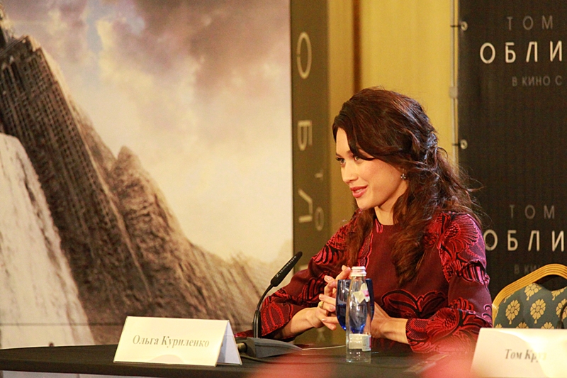 пресс-конференция фильма "Обливион", актриса Ольга Куриленко