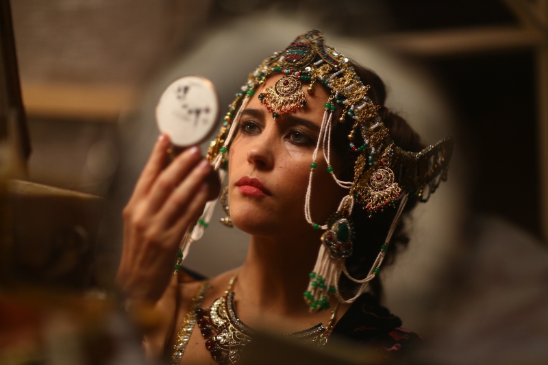 кадр из сериала Мата Хари