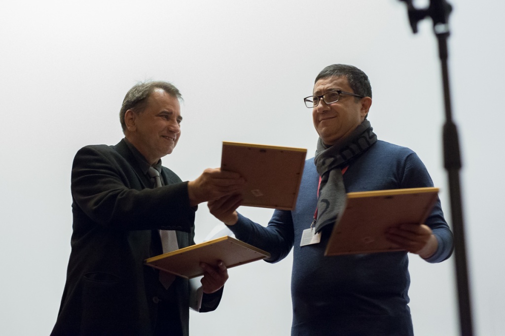 9-й фестиваль российских фильмов "Спутник над Польшей", закрытие, сценарист Юсуп Разыков с призом за фильм "Побег из Москвабада"