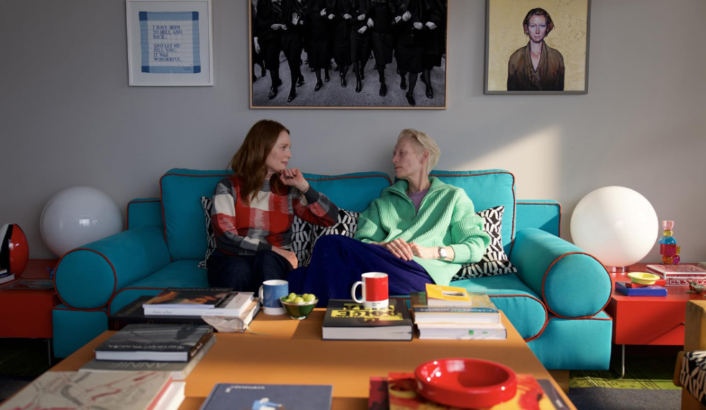 Кадр из фильма Соседняя комната / The Room Next Door Кадр из фильма Соседняя комната / The Room Next Door