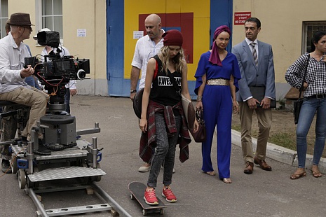 на съемках фильма "Шербурские зонтики"