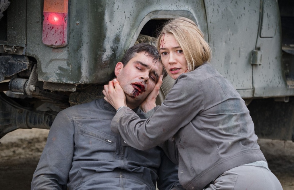 Кадр из фильма "Спутник"