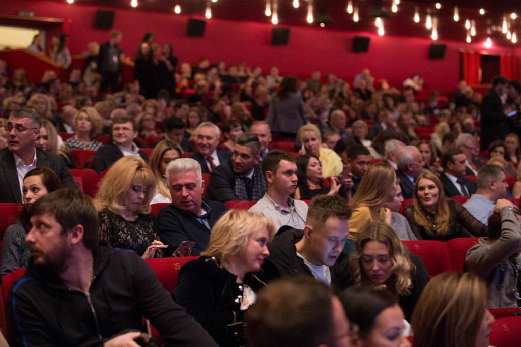 Премьера фильма "Пришелец"