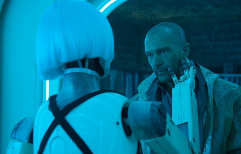 кадр из фильма "Страховщик"