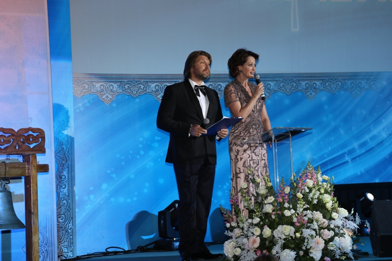 закрытие Х Международного благотворительного кинофестиваля "Лучезарный Ангел", ведущие Егор Пазенко и Ольга Кабо