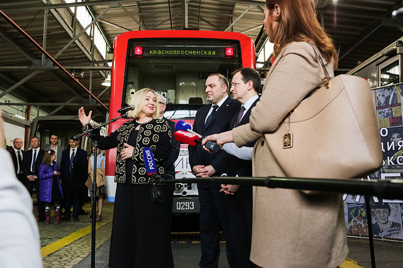 церемония запуска поезда Герои на все времена, актриса Марина Яковлева