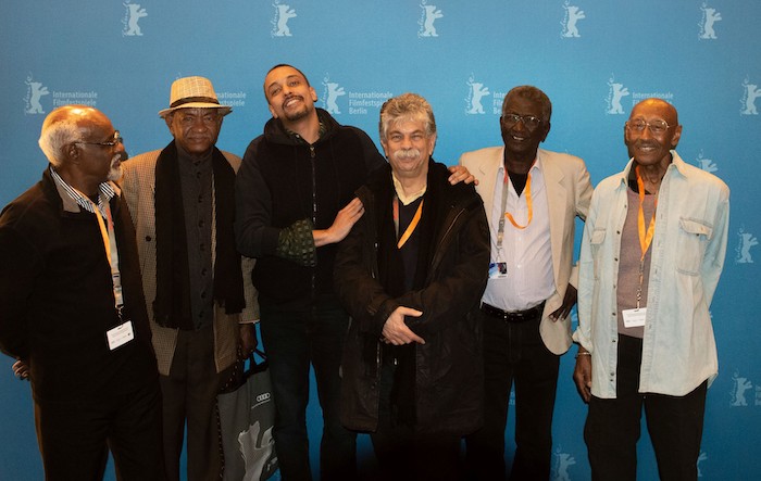 Создатели фильма «Talking About Trees», лучший документальным Создатели фильма «Talking About Trees», лучший документальным