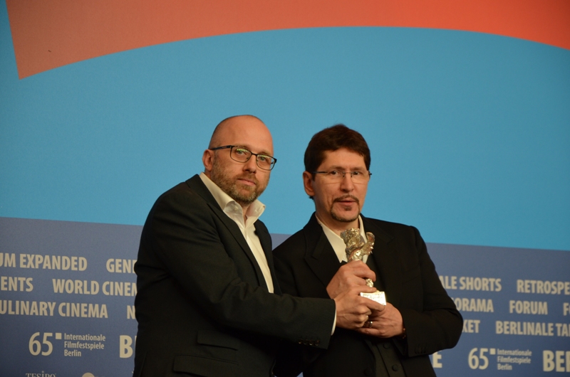 Серебряный медведь за художественные достижения - операторам фильма "Под электрическими облаками" (на фото - продюсеры фильма Артем Васильев и Андрей Савельев)