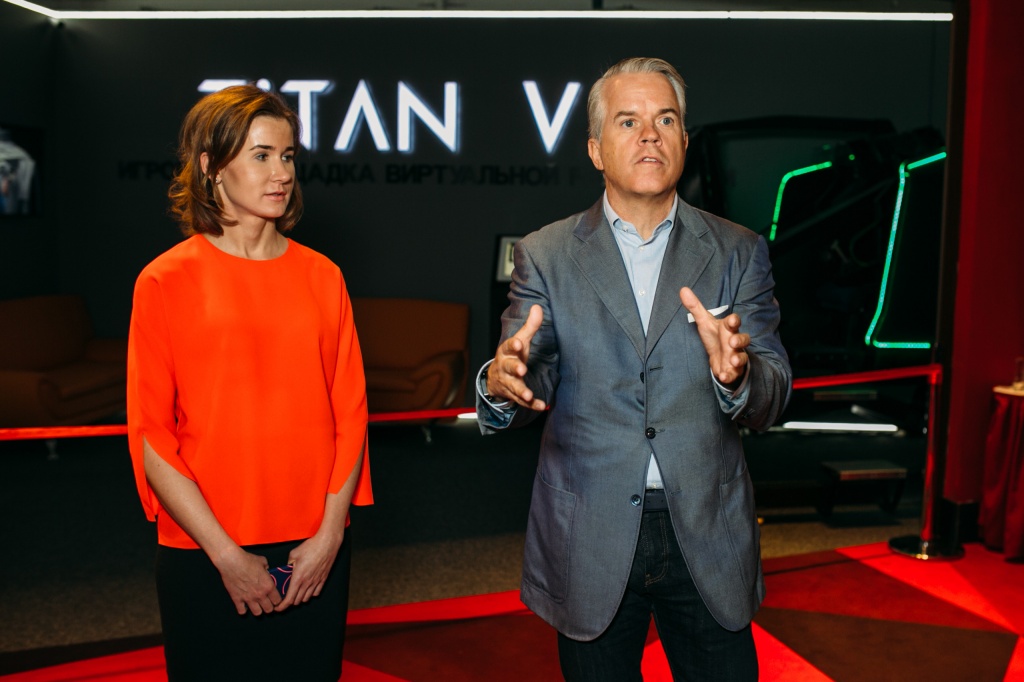 Открытие мультиплекса виртуальной реальности Titan VR, Полина Шлихт и Пол Хет