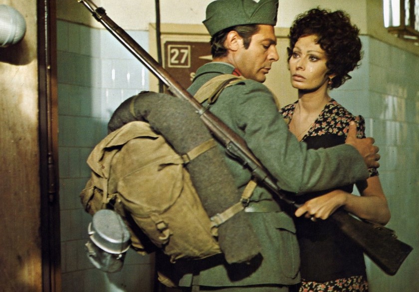 Кадр из фильма "Подсолнухи" Кадр из фильма "Подсолнухи"