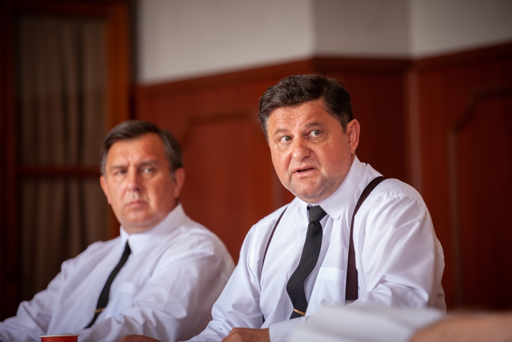 кадр из сериала Душегубы