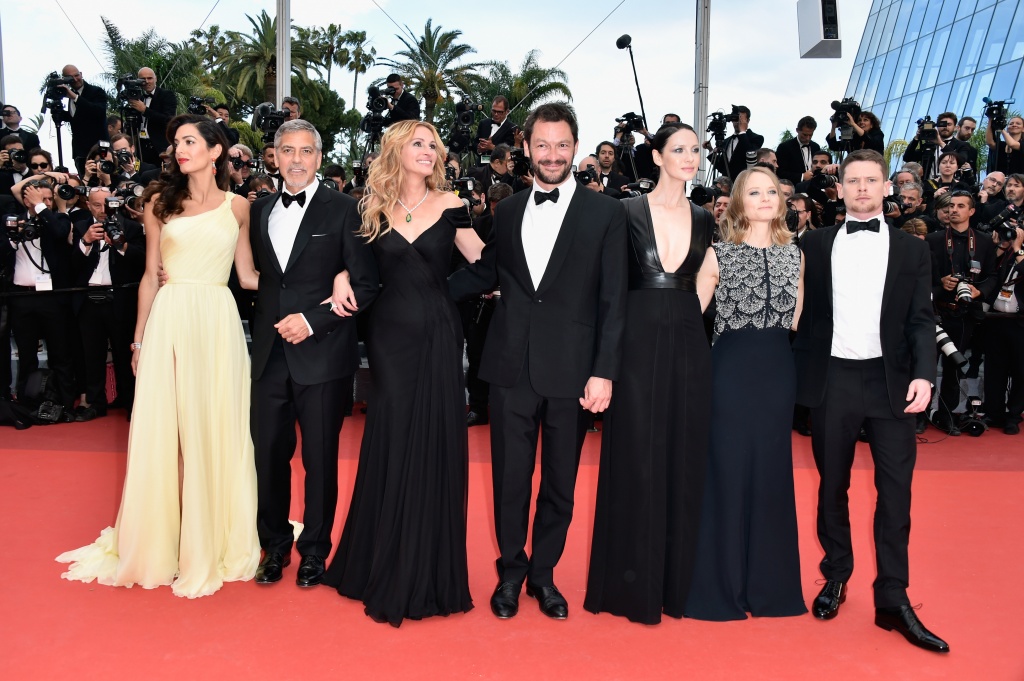 69 Каннский кинофестиваль, съемочная группа фильма Финансовый монстр на премьере фильма