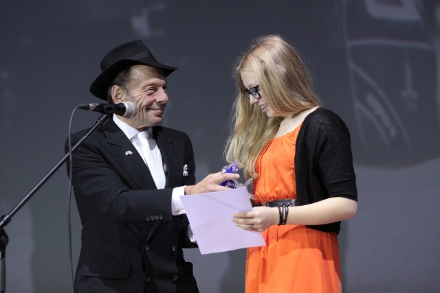 награждение лауреатов фестиваля "Меридианы Тихого", вручение приза Юла Бриннера