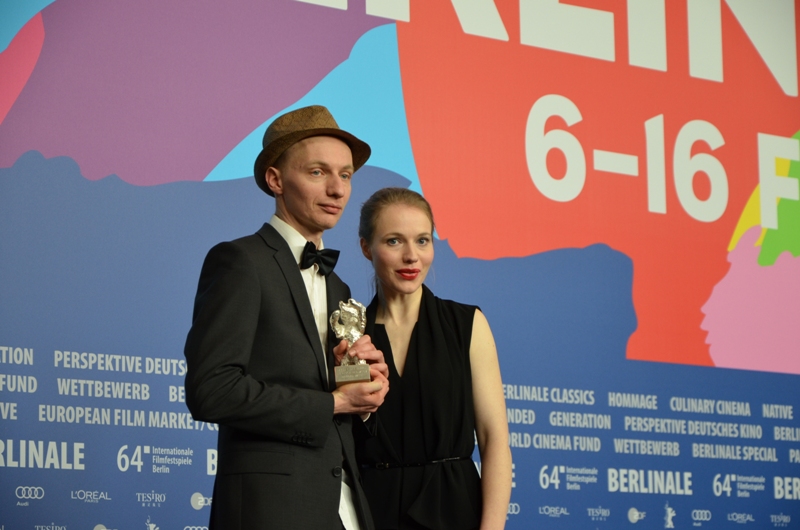 Серебряный медведь за лучший сценарий Дитрих Брюггеманн и Анна Брюггеманн за фильм "Крестный путь"