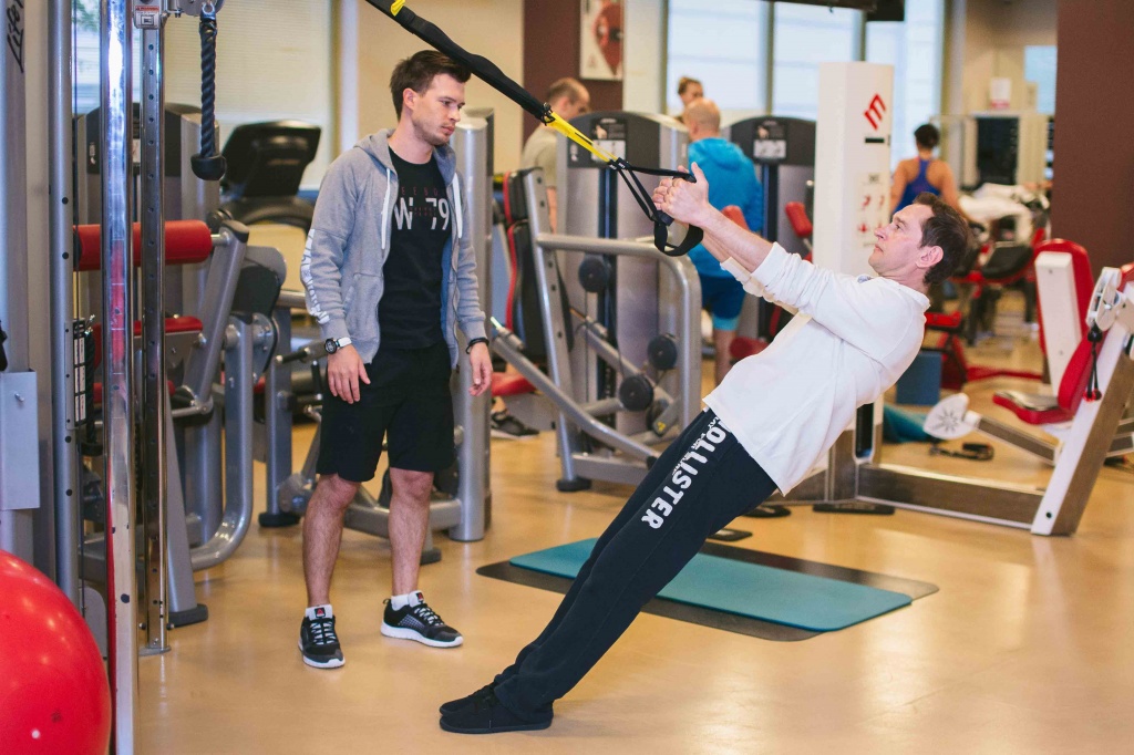 подготовка к съемкам фильма "Время первых", актер Константин Хабенский на тренировке