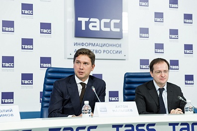 пресс-конференция, посвященная итогам Года российского кино, исполнительный директор Фонда кино Антон Малышев и министр культуры Владимир Мединский