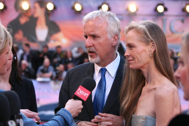 мировая премьера фильма "Титаник 3D", режиссер джеймс Кэмерон и актриса Сьюзи Эмис