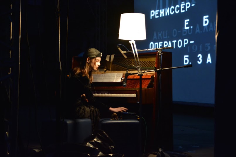 Шестой фестиваль молодого европейского кино VOICES, показ фильма "Дети века", Кира Зинина – фронтвумен инди-группы Kira Lao