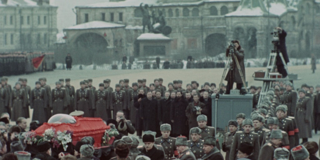 Кадр из фильма "Государственные похороны"