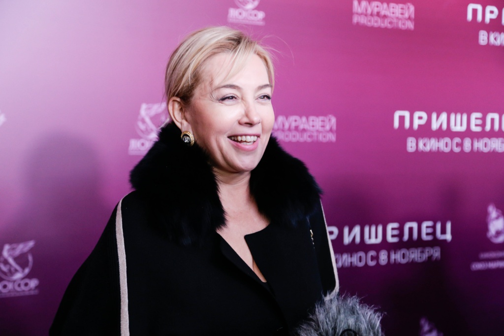 Премьера фильма "Пришелец", ведущая Арина Шарапова