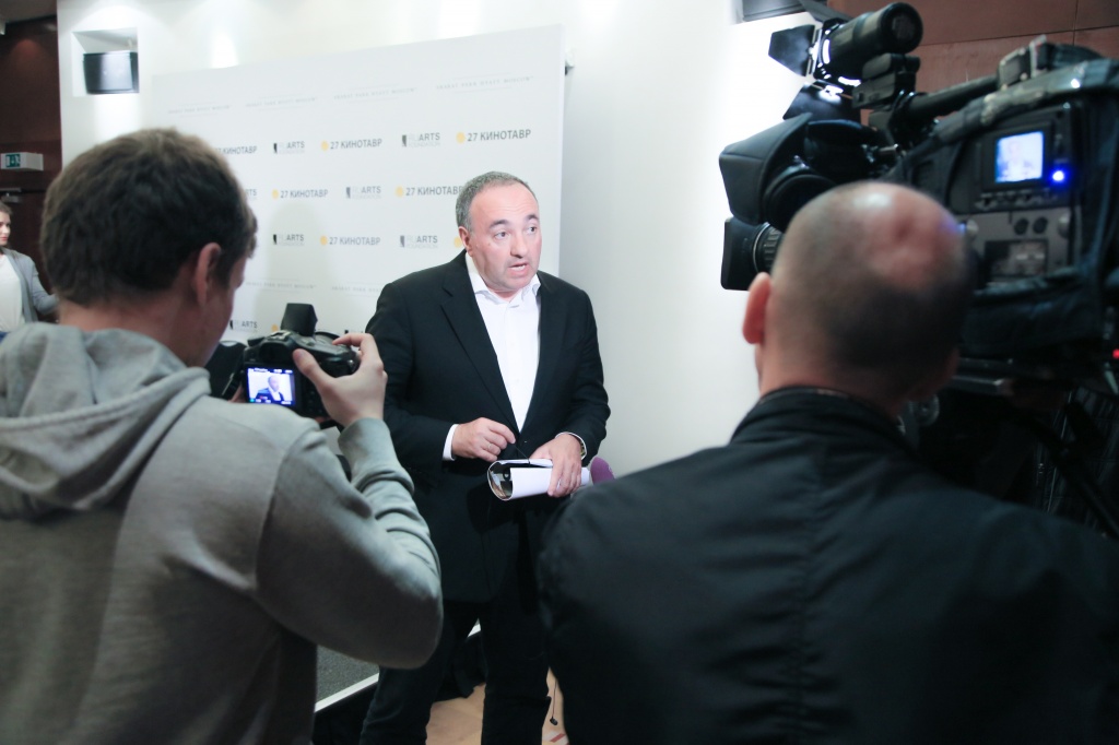 пресс-конференция 27-го фестиваля Кинотавр, президент смотра Александр Роднянский пресс-конференция 27-го фестиваля Кинотавр, президент смотра Александр Роднянский