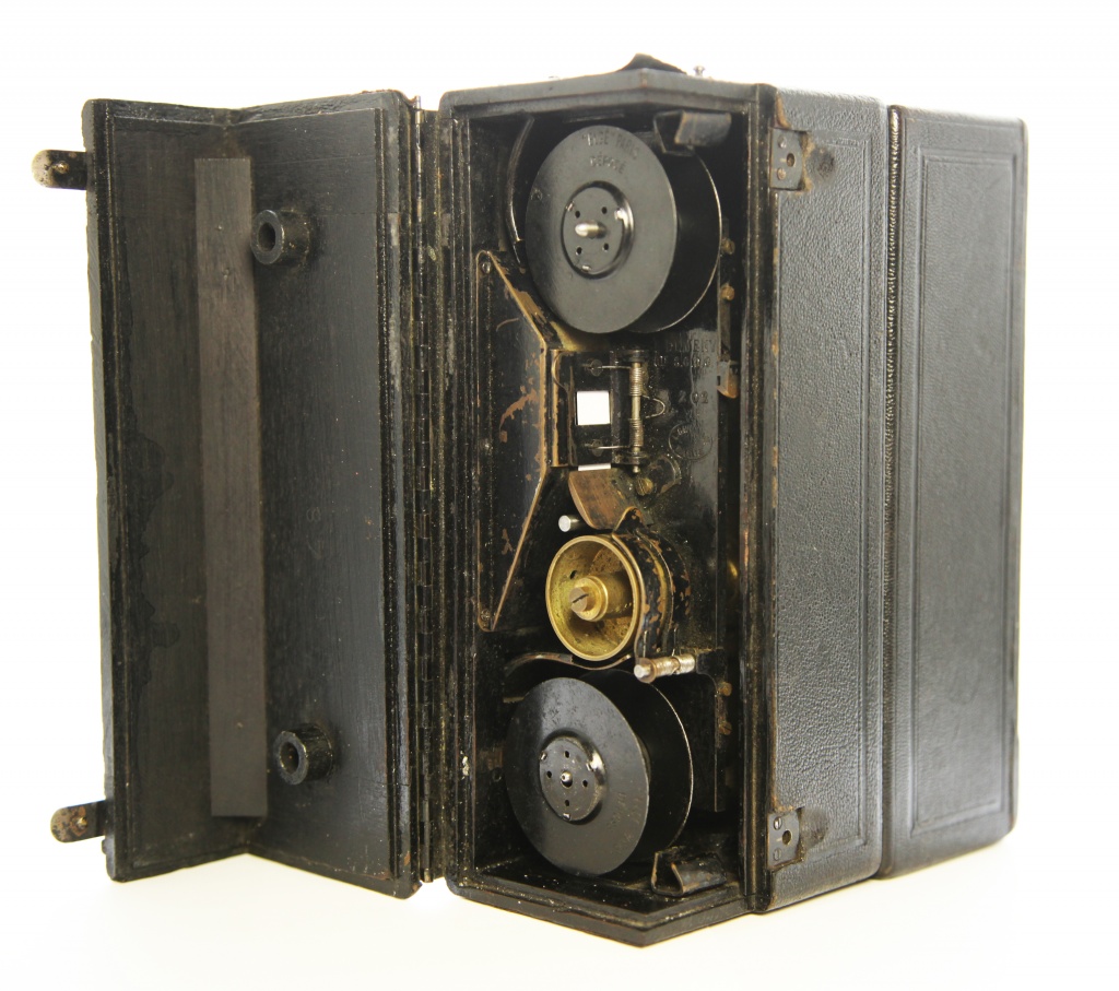 фото к новости "Музей кино приобрел камеру"