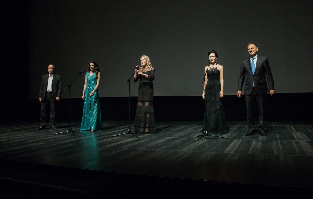 премьера фильма Гонки по-итальянски, съемочная группа картины