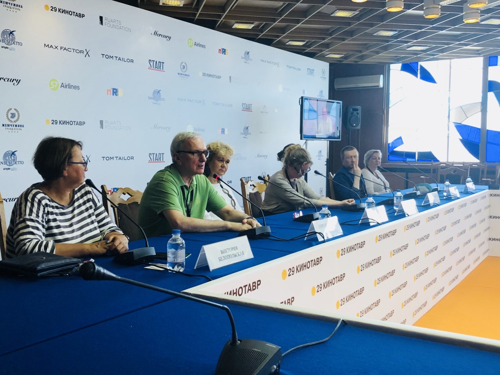 29 Кинотавр, пресс-конференция фильма Мертвые ласточки, съемочная группа картины