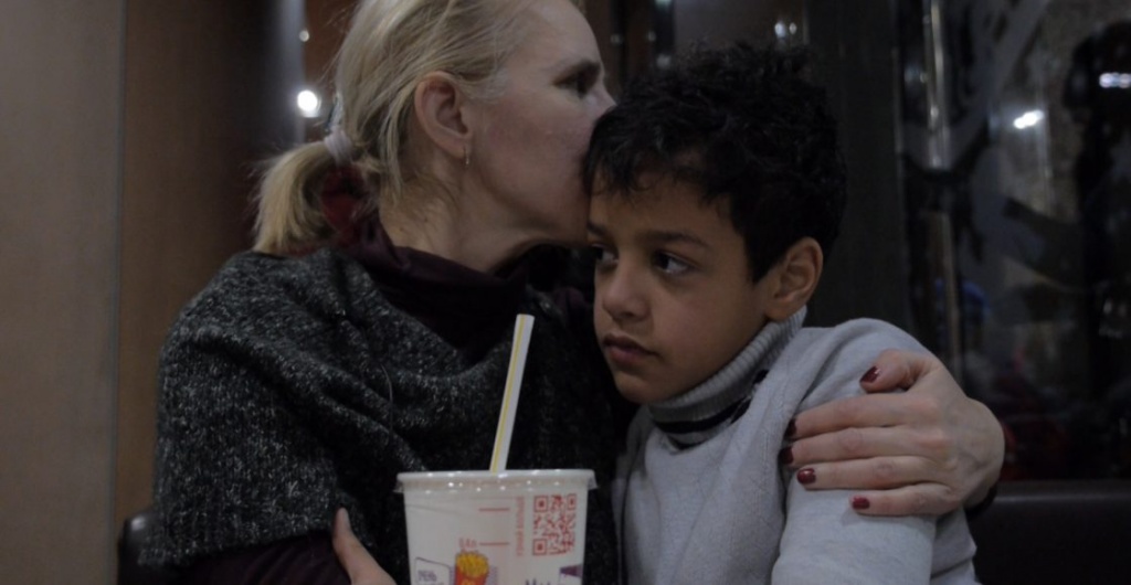 Кадр из фильма "Белая мама"