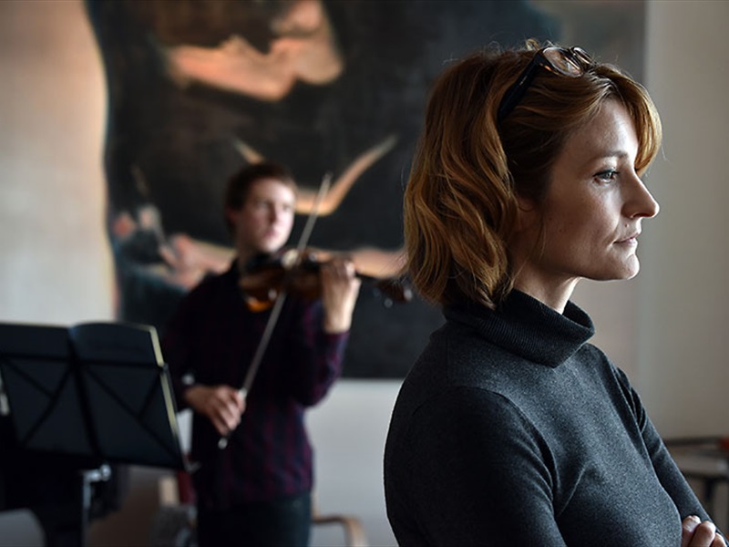 кадр из фильма Скрипачка