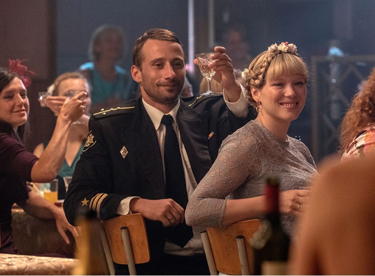 Кадр из фильма Курск