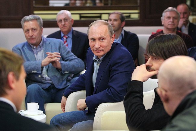 предпремьерный показ фильма "Легенда №17" в Сочи, Президент РФ Владимир Путин