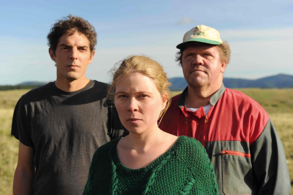 кадр из фильма Стоять ровно