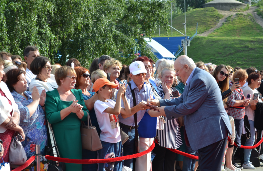 Писатель, драматург и сценарист Аркадий Инин
