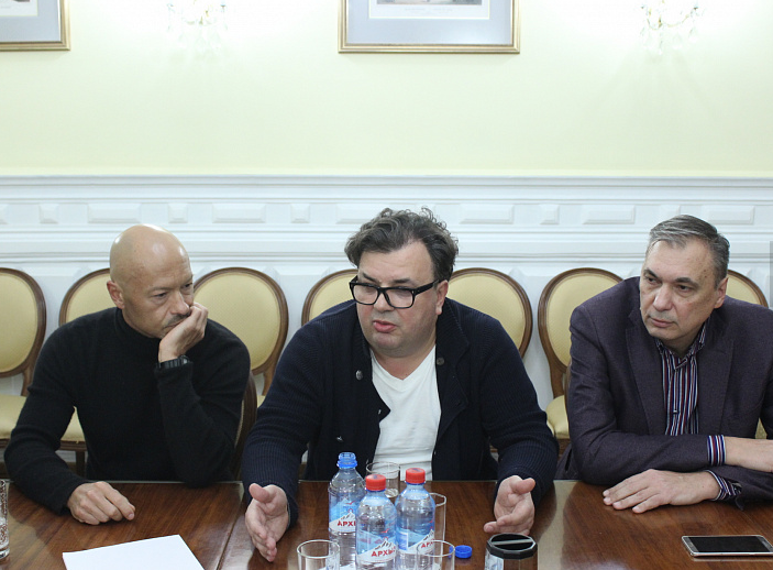 совещание с представителями киноиндустрии по дате релиза фильма Приключения Паддингтона 2