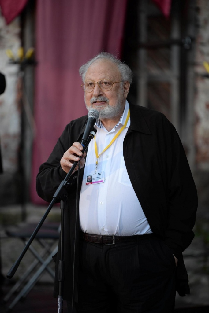 25-й кинофестиваль Окно в Европу, награждение победителей, председатель жюри конкурса игрового кино кинодраматург Рустам Ибрагимбеков 