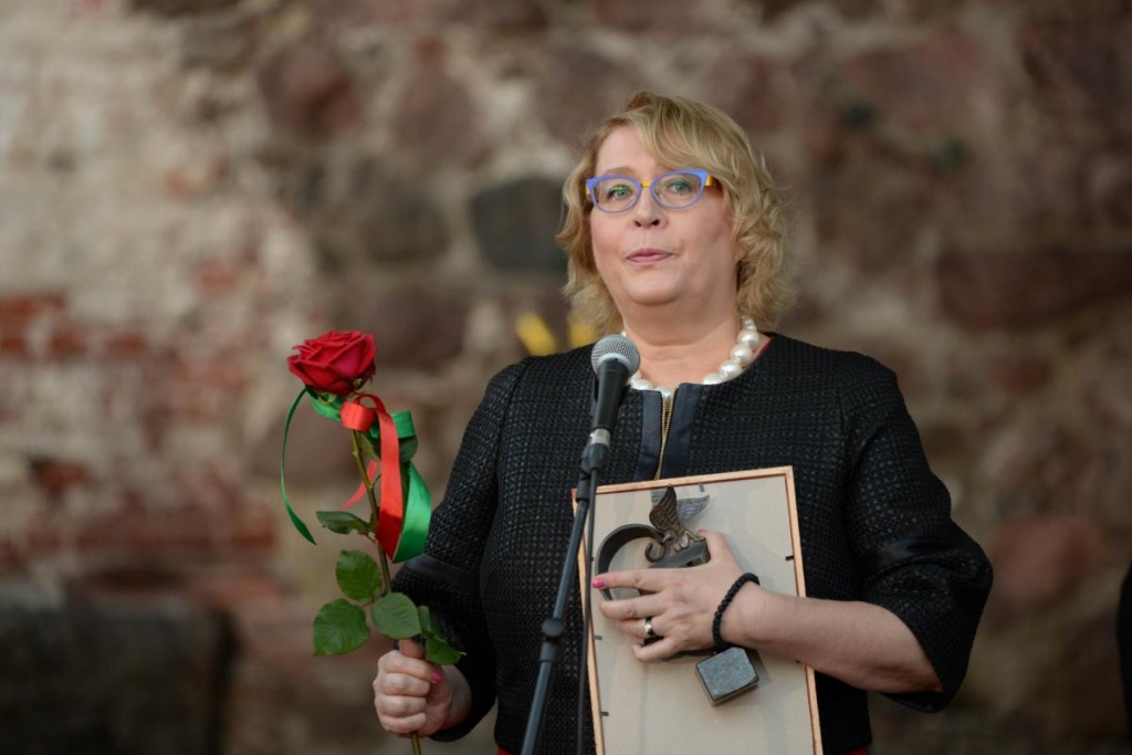 25-й кинофестиваль Окно в Европу, награждение победителей, продюсер фильма Красный русский Мишкинене