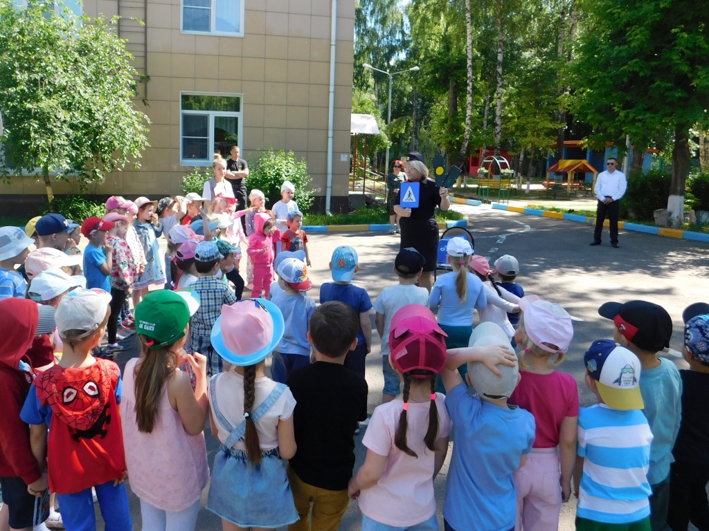 Белка и Стрелка на страже детской дорожной безопасности Белка и Стрелка на страже детской дорожной безопасности