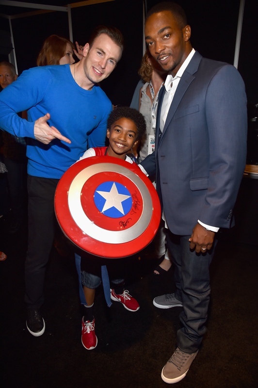 выставка D23, актеры Крис Эванс и Энтони Маки представляют фильм "Раскол Мстителей"