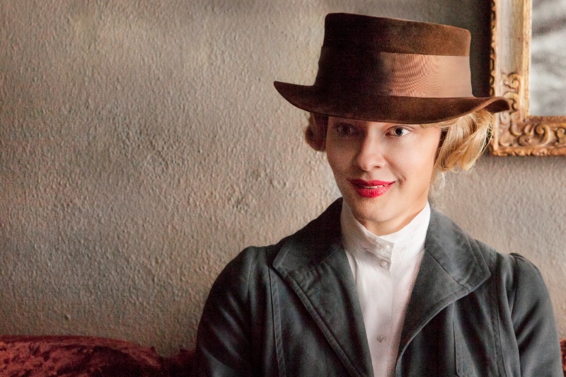 кадр из сериала Мата Хари