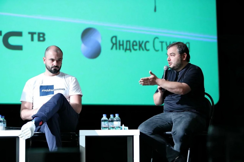 31 Открытый российский кинофестиваль Кинотавр Public Talk с представителями онлайн-платформ 13 сентября 2002, Макар Кожухов и Тимур Вайнштейн